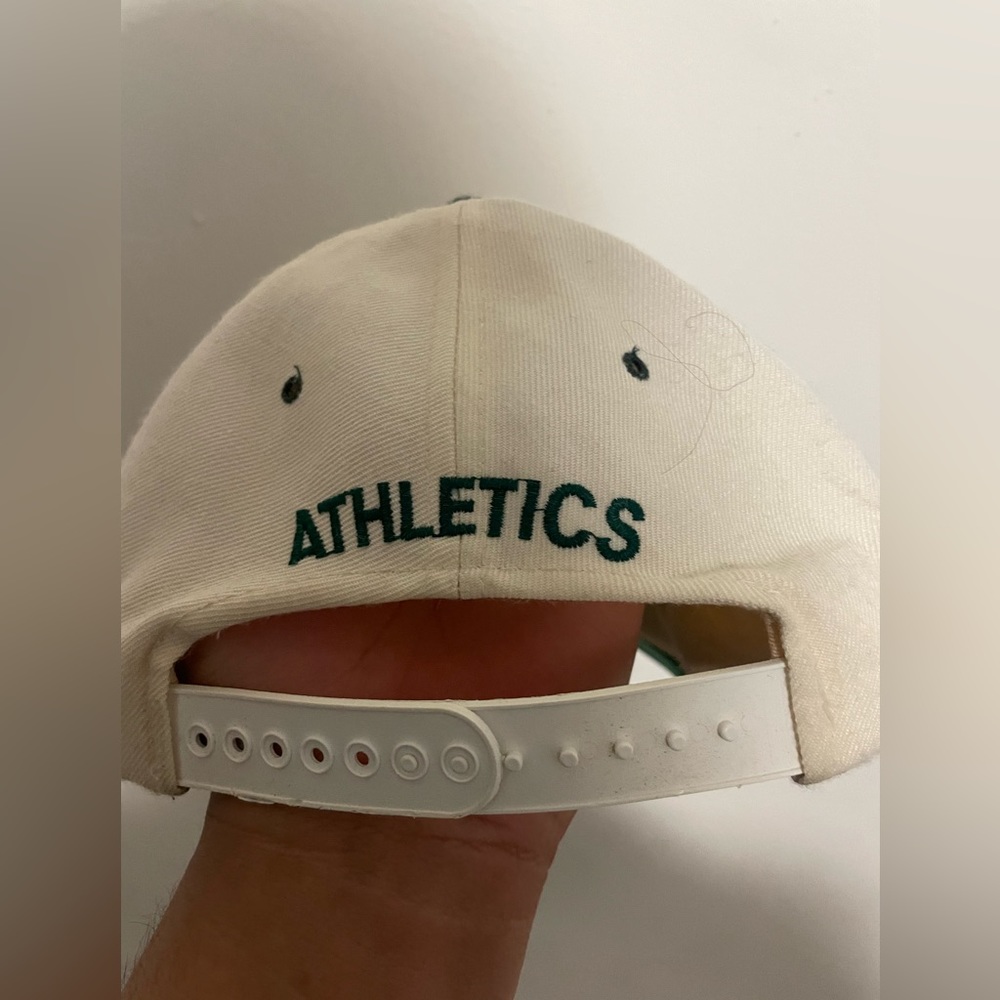 Oakland athletics snap back